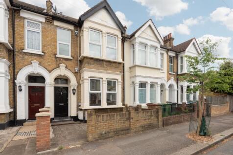 Cavendish Drive, Leytonstone, London... 2 bed ground floor flat for sale