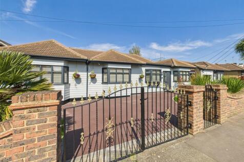 4 bedroom bungalow for sale