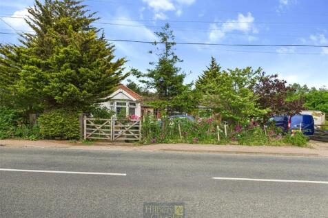 Lower Dunton Road, Dunton, Brentwood... 3 bed bungalow for sale