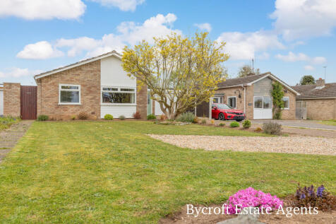 4 bedroom detached bungalow for sale