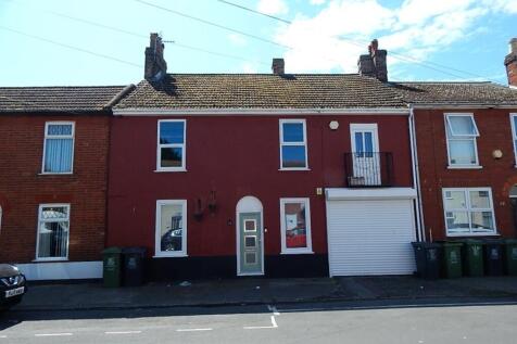 77 Lancaster Road, Great Yarmouth... 3 bed terraced house for sale