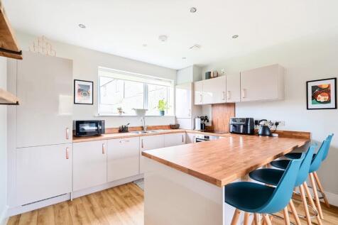 Langsett Grove, Harrogate, HG3 4 bed detached house for sale