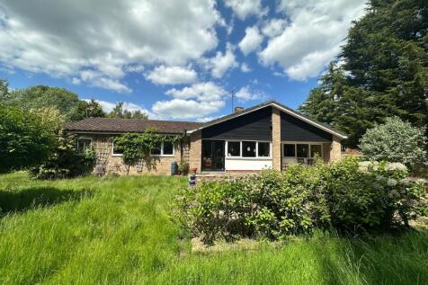 Old Silsoe Road, Bedford MK45 3 bed detached bungalow for sale
