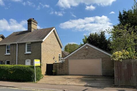 Hitchin Road, Stotfold, Hitchin, SG5 3 bed semi