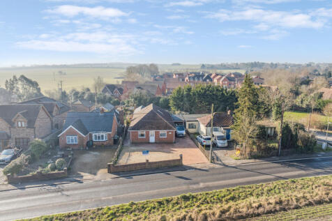 4 bedroom detached bungalow for sale