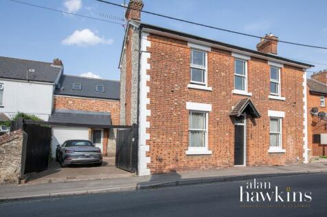 Wood Street, Royal Wootton Bassett SN4 7 3 bed detached house for sale