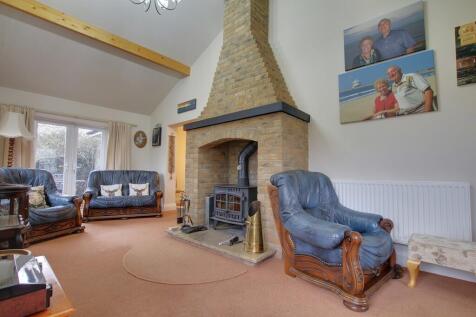Green Park, Chatteris 3 bed detached bungalow for sale