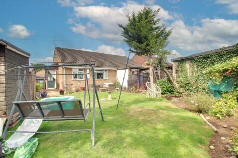 2 bedroom semi-detached bungalow for sale