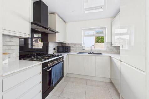 Fieldhead Road, Highfield, Sheffield 5 bed terraced house for sale