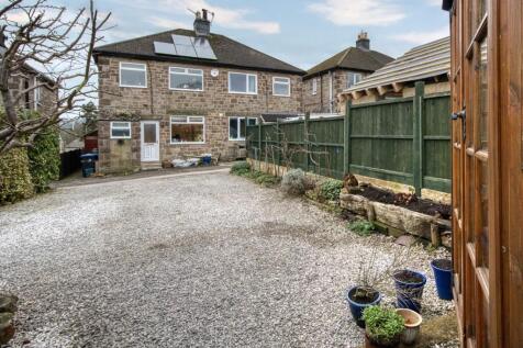 3 bedroom semi-detached house for sale