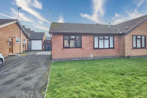 2 bedroom semi-detached bungalow for sale