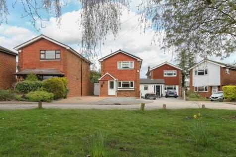 Kiln Field, Hook End, Brentwood 3 bed detached house for sale