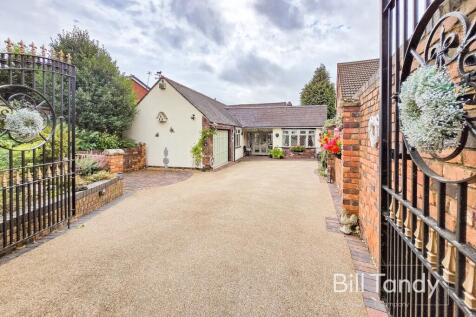 Upper St John Street, Lichfield, WS14 4 bed detached bungalow for sale