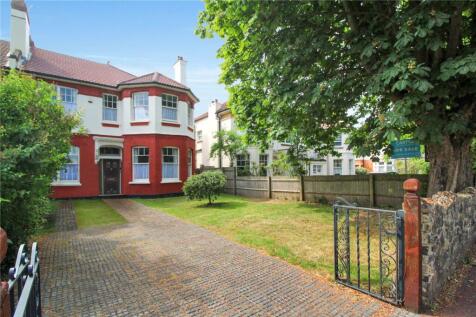 5 bedroom semi-detached house for sale
