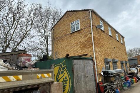 1 bedroom detached house for sale