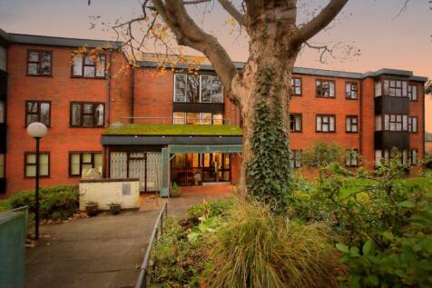 1 bedroom ground floor flat for sale