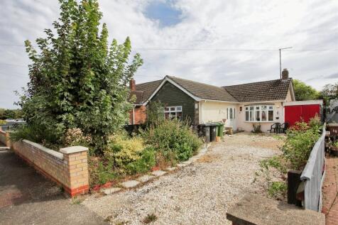 2 bedroom detached bungalow for sale