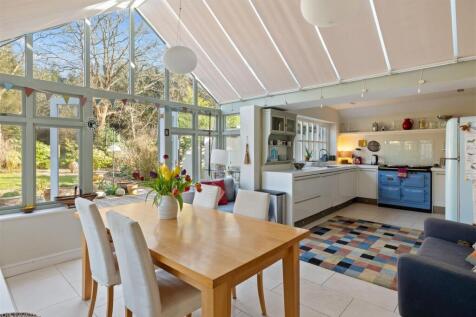 4 bedroom country house for sale