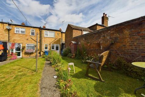 Main Street, Hutton Cranswick YO25 9QY 1 bed terraced house for sale