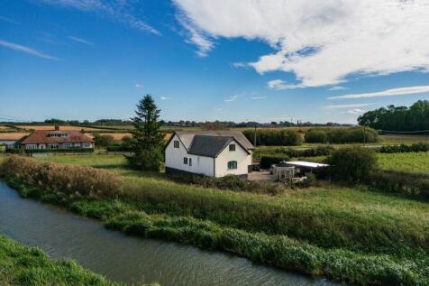Wharfside, North Frodingham YO25 8JR 5 bed detached house for sale