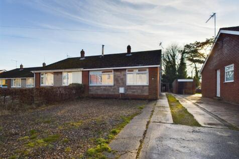 2 bedroom semi-detached bungalow for sale