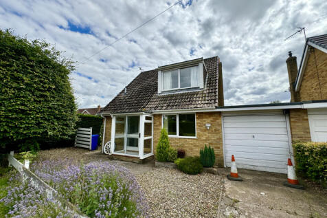 West Street, Leven, HU17 5LE 3 bed link detached house for sale