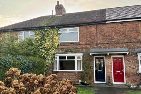 Main Street, Tickton, HU17 9RZ 2 bed terraced house for sale