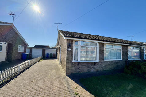 Percy Close, Leconfield, HU17 7NZ 2 bed semi