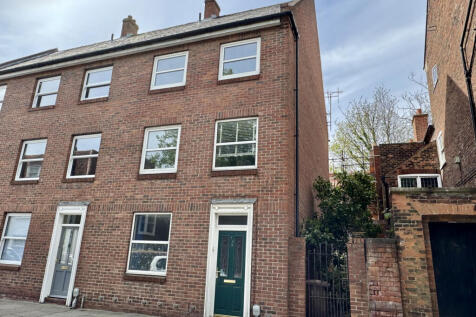 Lairgate, Beverley, HU17 8EU 4 bed terraced house for sale