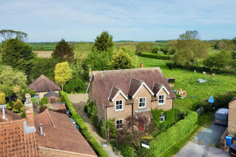 Thorpe, Lockington, YO25 9SR 4 bed detached house for sale