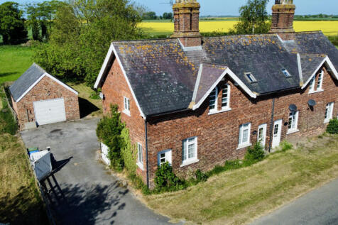 Danthorpe Road, Humbleton, HU11 4NW 4 bed house for sale