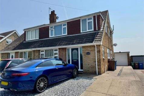 Cawood Drive, Skirlaugh, HU11 5EL 4 bed semi
