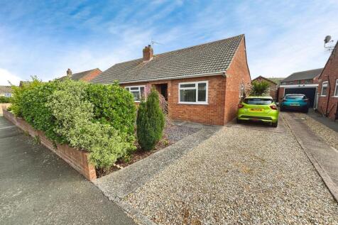 3 bedroom semi-detached bungalow for sale