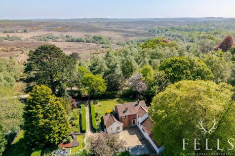 Picket Hill, Ringwood BH24 3 bed detached house for sale