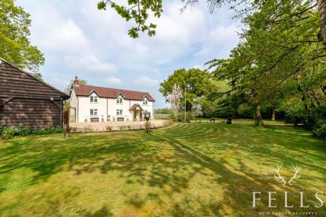 Verwood Road, Wimborne BH21 4 bed detached house for sale
