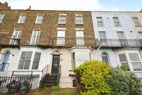 5 bedroom terraced house for sale