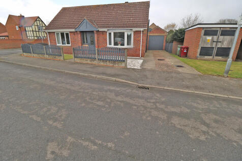2 bedroom detached bungalow for sale