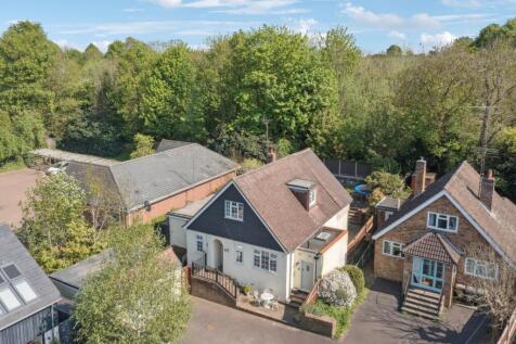 Hemel Hempstead Road, Redbourn, AL3 4 bed detached house for sale