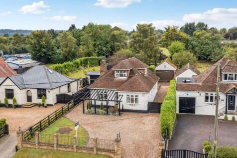 Leighton Road, Edlesborough, LU6 4 bed detached house for sale
