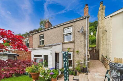 2 bedroom semi-detached house for sale