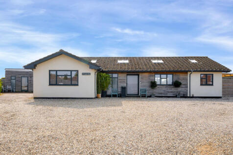 2 bedroom detached bungalow for sale