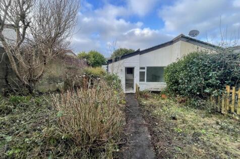 2 bedroom terraced bungalow for sale