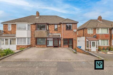 Ethelfleda Road, Hockley, B77 4 bed semi