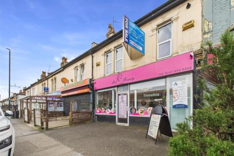 Ground floor studio flat for sale