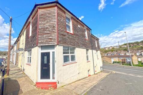 5 bedroom end of terrace house for sale