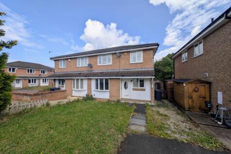 2 bedroom semi-detached house for sale