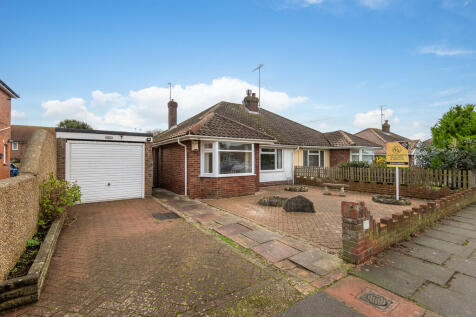 2 bedroom detached bungalow for sale