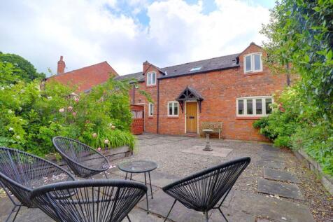 The Hough, Malpas 3 bed barn conversion for sale