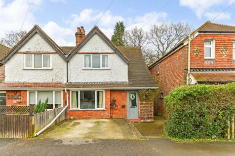 School Road, Haslemere, Surrey 3 bed semi