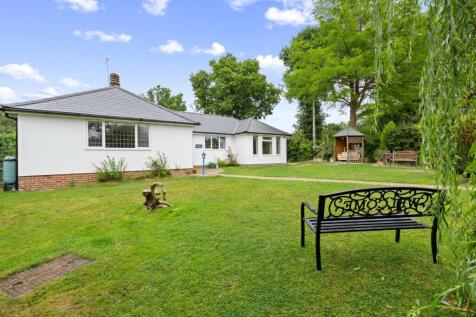 Liphook Road, Haslemere, Surrey 3 bed bungalow for sale